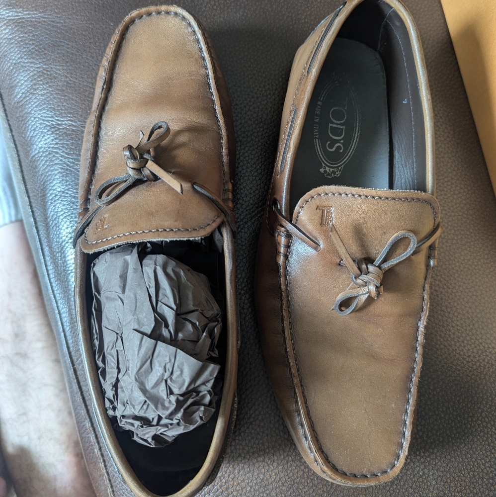 Tod's Brown Loafers Classic Slip-On Design